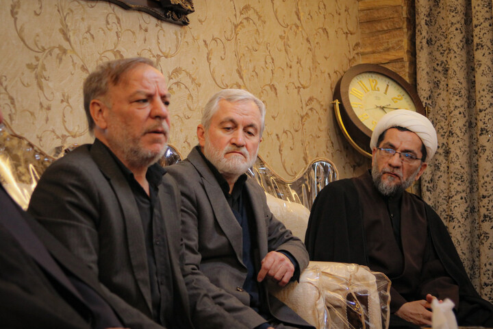 تصاویر/ تجلیل طلاب همدانی از ایثار خانواده شهدا