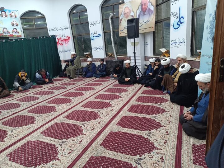تصاویر/ مراسم بزرگداشت شهادت قائد امت در مدرسه علمیه امام صادق رودسر