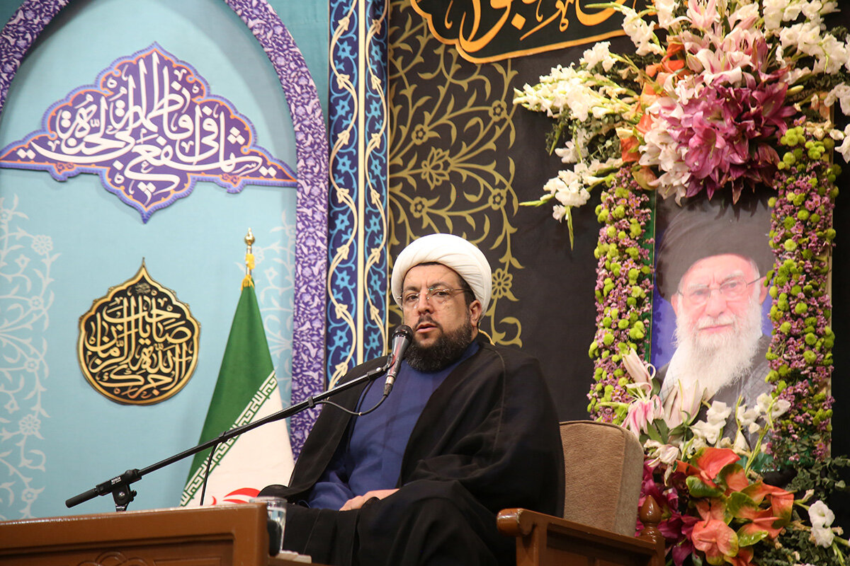 بزرگداشت هفتمین روز شهادت وزیر اطلاعات در حرم حضرت معصومه (س)