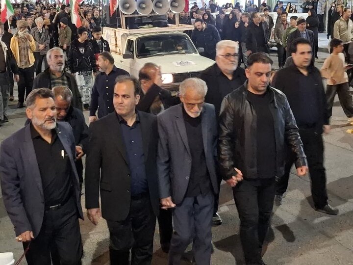 تصاویر/تشییع باشکوه پیکر شهید دفاع مقدس رمضان سرگرد مهندس پیام رجبی درآران وبیدگل