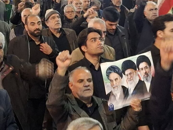 تصاویر/تشییع باشکوه پیکر شهید دفاع مقدس رمضان سرگرد مهندس پیام رجبی درآران وبیدگل