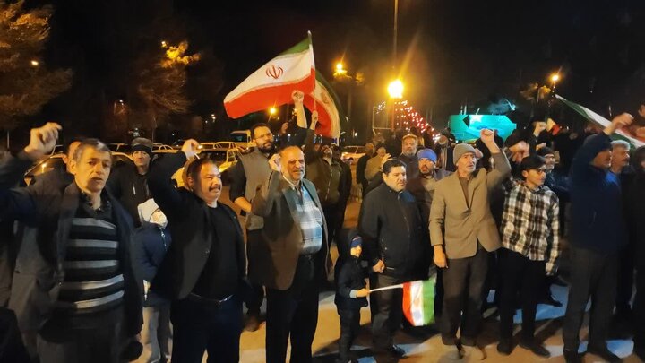 تصاویر | بیست و هشتمین تجمع شبانه مردم قمصرپایتخت گل وگلاب ایران