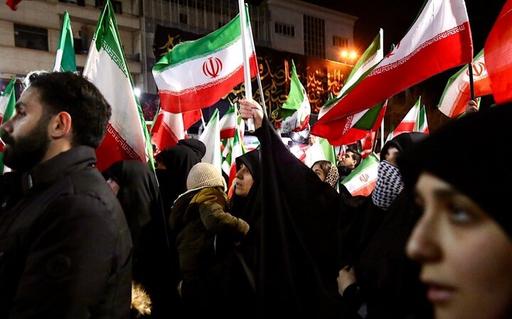 تصاویر/ اجتماع پرشور مردم در میدان جمهوری تهران