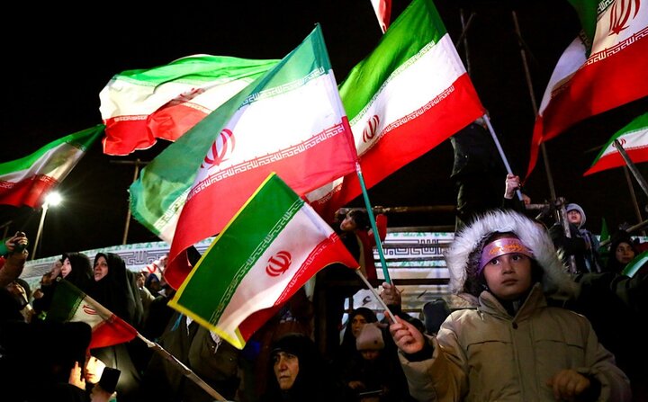 تصاویر/ اجتماع پرشور مردم در میدان جمهوری تهران