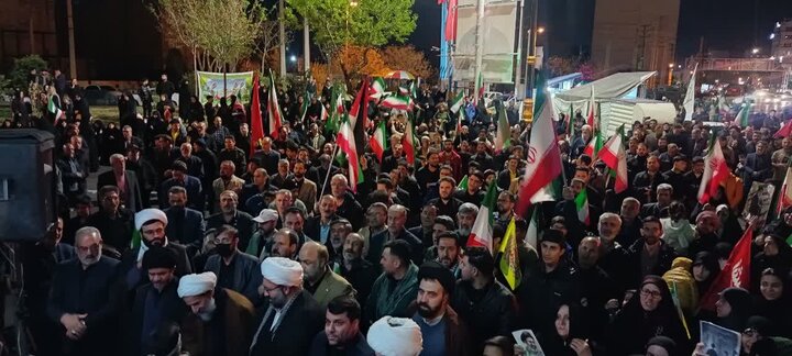 تصاویر/ تجمع مردم قرچک در حمایت از وطن و رزمندگان