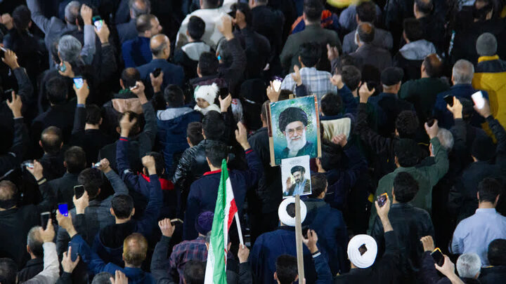 تصاویر/وداعی حماسی و باشکوه، آوازی از شجاعت و وفا، در حرم مطهر محمد هلال بن علی (ع)