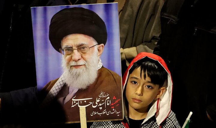 تصاویر/ تجمع حمایتی مردم سلماس از نظام اسلامی و نیروهای مسلح در بیست و نهمین شب از جنگ رمضان