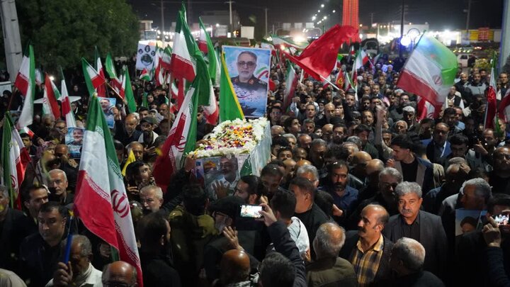 تصاویر/ وداع با شهید بهنام رضایی در آبپخش
