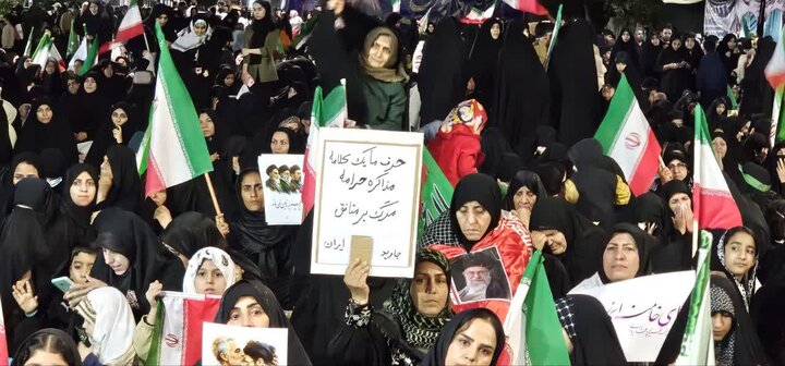 تصاویر/ تجمع شبانه در شهر جیرفت