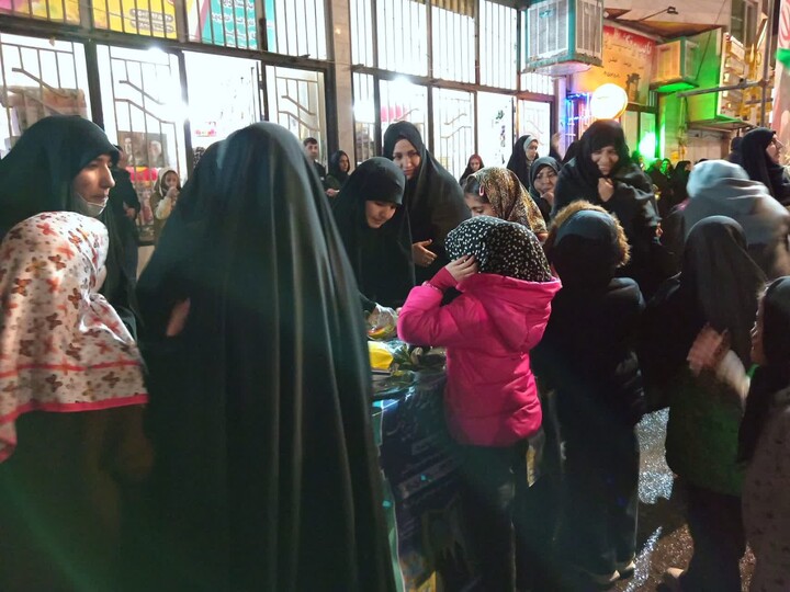 تصاویر| برپایی غرفه کودک در تجمع مردمی خوسف به همت مدرسه علمیه فاطمه‌الزهرا «سلام‌الله‌علیها»