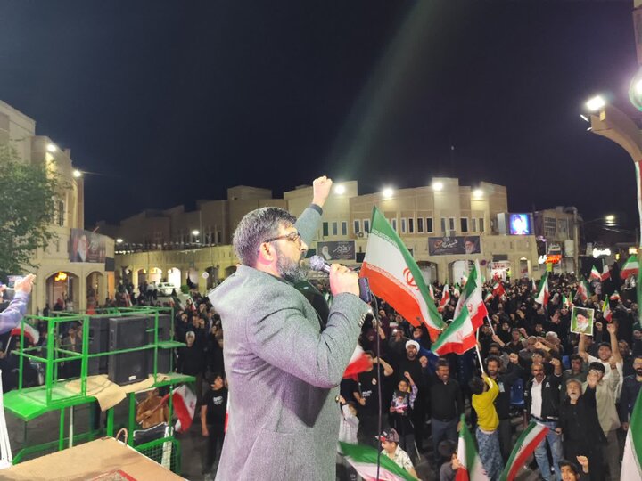 تصاویر/ تجمع شبانه در شهر بم