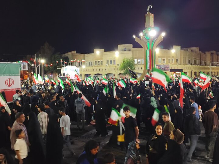 تصاویر/ تجمع شبانه در شهر بم
