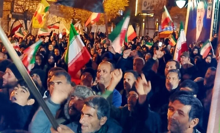 تصاویر/ تجمع شبانه در شهر رابر