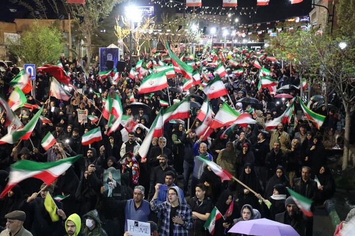 تصاویر/ اجتماع بزرگ شب های اقتدار با حضور مردم قهرمان سمنان
