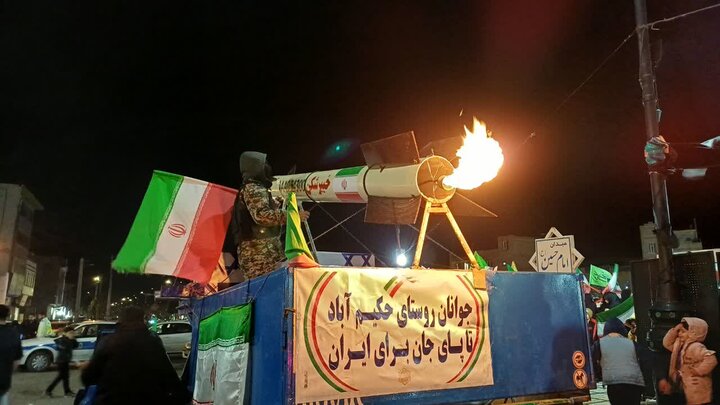 تصاویر/بیست و هشتمین شب حضور پرشور مردم ولایتمدار مامونیه در تجدید بیعت با آرمان‌های انقلاب