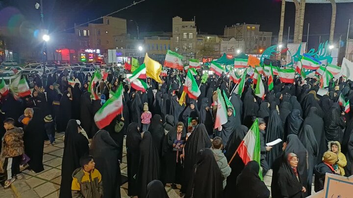 تصاویر/بیست و هشتمین شب حضور پرشور مردم ولایتمدار مامونیه در تجدید بیعت با آرمان‌های انقلاب