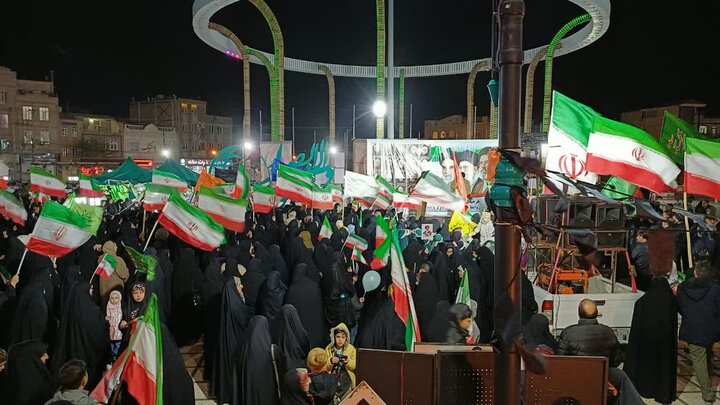 تصاویر/بیست و هشتمین شب حضور پرشور مردم ولایتمدار مامونیه در تجدید بیعت با آرمان‌های انقلاب