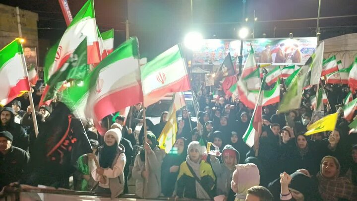 تصاویر/بیست و هشتمین شب حضور پرشور مردم ولایتمدار مامونیه در تجدید بیعت با آرمان‌های انقلاب