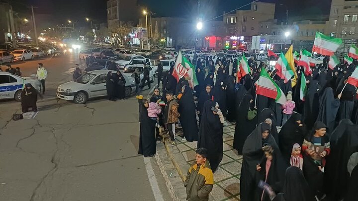 تصاویر/بیست و هشتمین شب حضور پرشور مردم ولایتمدار مامونیه در تجدید بیعت با آرمان‌های انقلاب