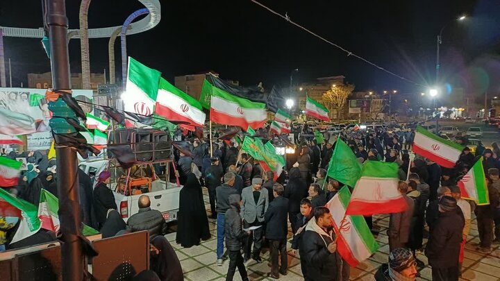 تصاویر/بیست و هشتمین شب حضور پرشور مردم ولایتمدار مامونیه در تجدید بیعت با آرمان‌های انقلاب