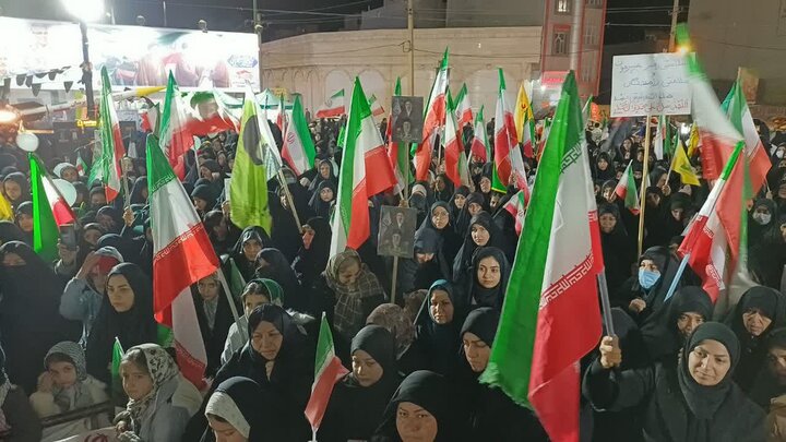تصاویر/بیست و هشتمین شب حضور پرشور مردم ولایتمدار مامونیه در تجدید بیعت با آرمان‌های انقلاب