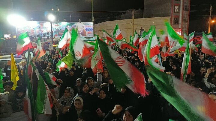 تصاویر/بیست و هشتمین شب حضور پرشور مردم ولایتمدار مامونیه در تجدید بیعت با آرمان‌های انقلاب