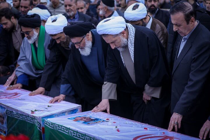 تصاویر / مراسم تشییع پیکر مطهر شش شهید جنگ رمضان در قزوین