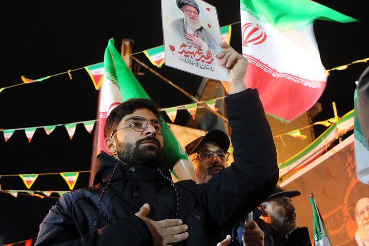 حضور خادمان حرم مطهر بانوی کرامت در میادین شهر مقدس قم