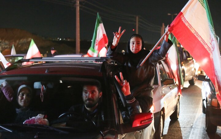 تصاویر/ راهپیمایی خودرویی حمایت از وطن و رزمندگان در پرند