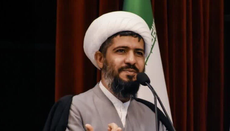فیلم | دعوت طلبه جهادگر کاشانی از هیئات مذهبی برای حضور در اجتماعات خیابانی