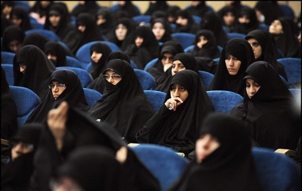 خواهر طلبه باید در میدان‌های واقعی جامعه نقش تبیینی و هدایتگر ایفا کند