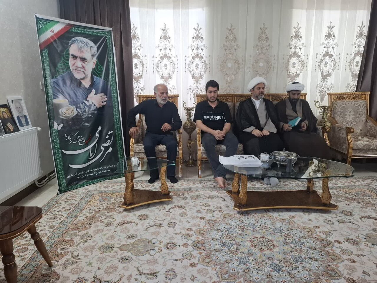 شهدا حاضر و ناظر هستند/ تأکید بر ادامه راه شهدا و پاسداشت آرمان‌های آنان