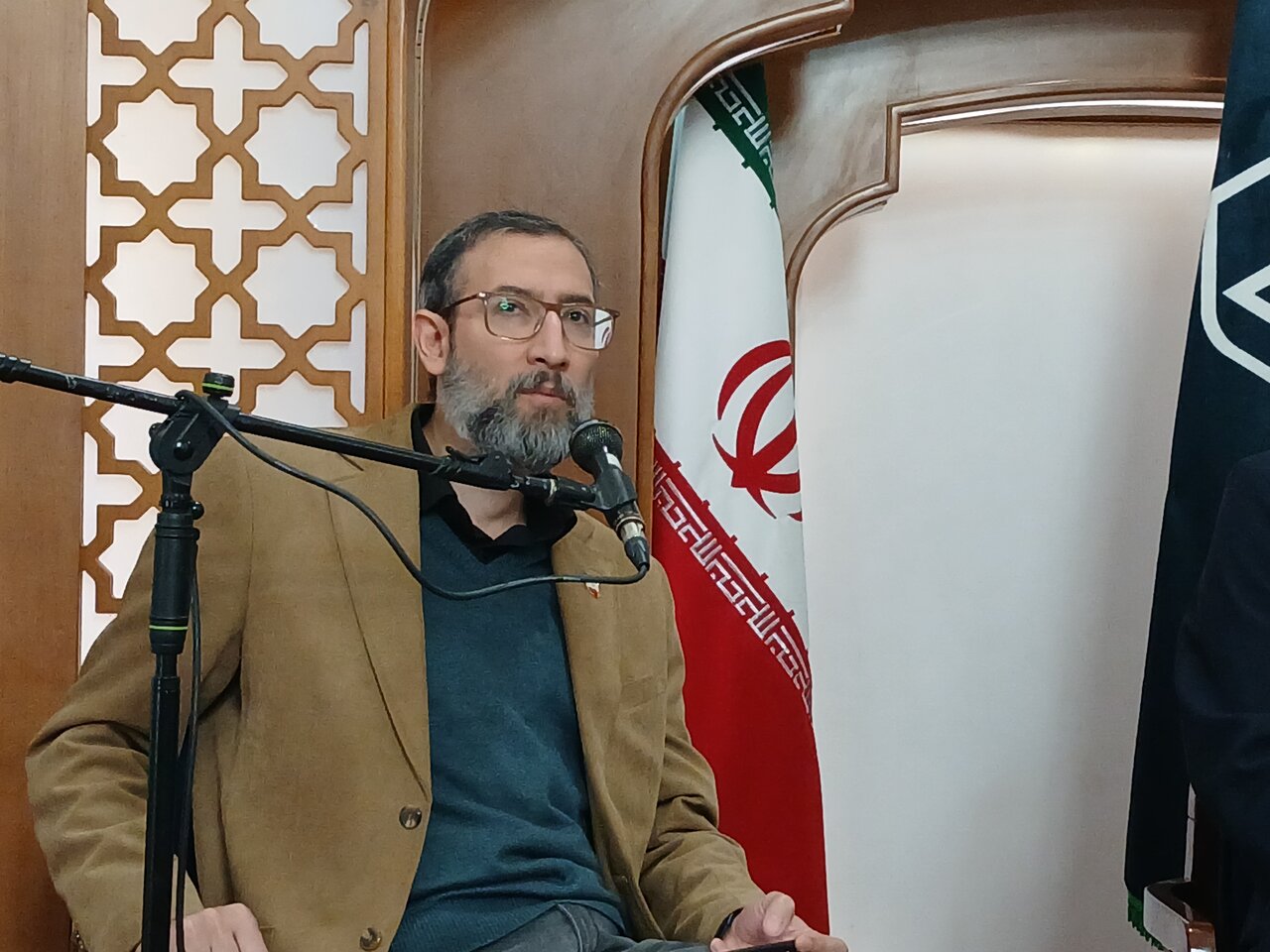 گفتمان مقاومت بدون روایت‌سازی جهانی میسر نیست