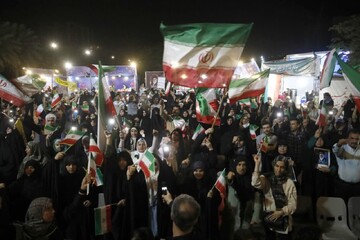 تصاویر/ مردم کیش پای کار انقلاب