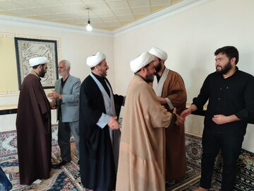 تصاویر/ دیدار مدیر و معاونین حوزه علمیه کردستان با خانواده شهدای جنگ رمضان