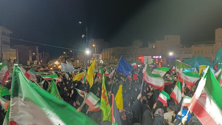 تصاویر/بیست و نهمین شب حضور پرشور مردم ولایتمدار مامونیه در تجدید بیعت با آرمان‌های انقلاب