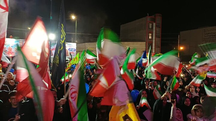 تصاویر/بیست و نهمین شب حضور پرشور مردم ولایتمدار مامونیه در تجدید بیعت با آرمان‌های انقلاب