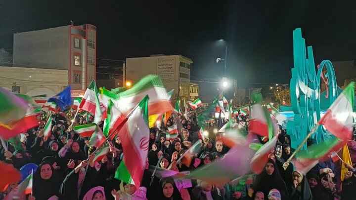 تصاویر/بیست و نهمین شب حضور پرشور مردم ولایتمدار مامونیه در تجدید بیعت با آرمان‌های انقلاب