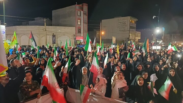 تصاویر/بیست و نهمین شب حضور پرشور مردم ولایتمدار مامونیه در تجدید بیعت با آرمان‌های انقلاب
