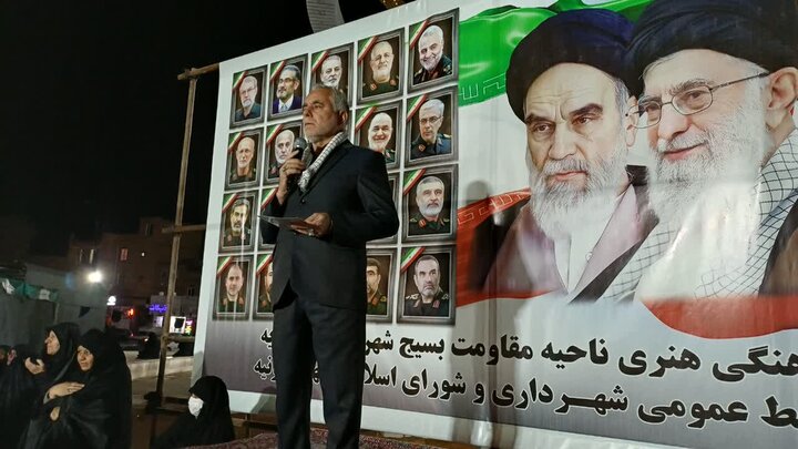 تصاویر/بیست و نهمین شب حضور پرشور مردم ولایتمدار مامونیه در تجدید بیعت با آرمان‌های انقلاب