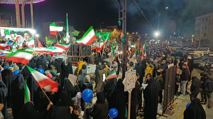 تصاویر/بیست و نهمین شب حضور پرشور مردم ولایتمدار مامونیه در تجدید بیعت با آرمان‌های انقلاب