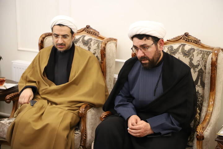 تصاویر / دیدار جمعی مسئولان استانی با خانواده شهید حجت الاسلام والمسلمین نقی محدث نیا
