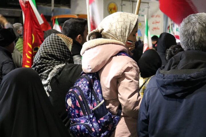 تصاویر/ استمرار حضور مردمی در خیابان های ارومیه در حمایت از انقلاب اسلامی