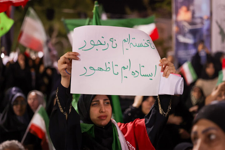 تصاویر/ بوشهر ایستاده پای نظام و انقلاب