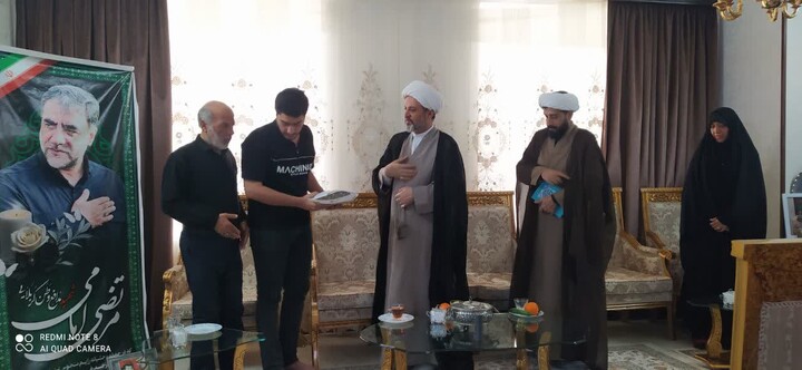 تصاویر/ دیدار مدیر حوزه علمیه خواهران استان سمنان با خانواده شهیدان «مرتضی امامی» و «مهدی حامدی»