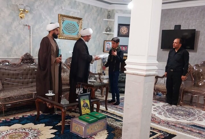 تصاویر/ دیدار مدیر حوزه علمیه خواهران استان سمنان با خانواده شهیدان «مرتضی امامی» و «مهدی حامدی»