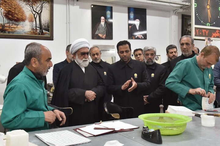تصاویر/ بازدید تولیت آستان قدس رضوی از بخش‌های مختلف معاونت اماکن متبرکه حرم مطهر امام رضا(ع)