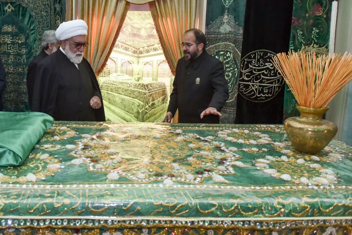 تصاویر/ بازدید تولیت آستان قدس رضوی از بخش‌های مختلف معاونت اماکن متبرکه حرم مطهر امام رضا(ع)