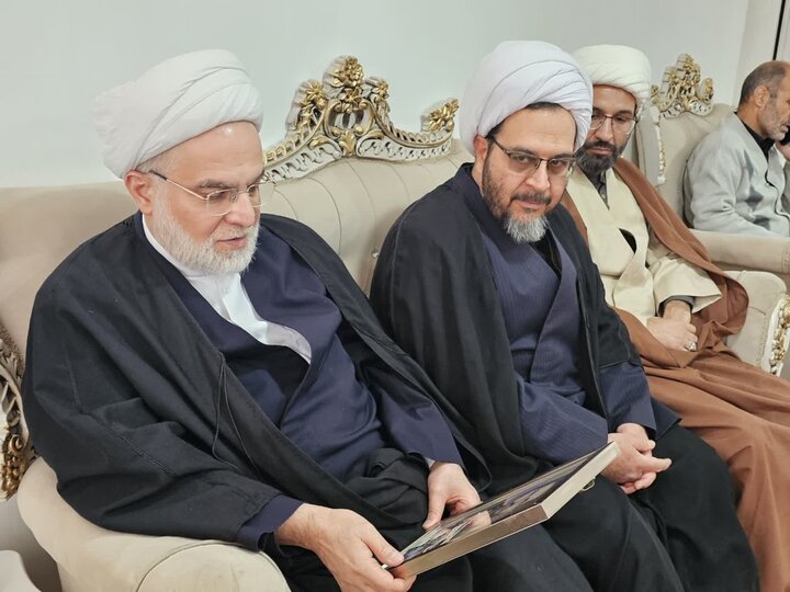 تصاویر/ دیدار نماینده ولی‌فقیه در  کردستان با خانواده های شهدای جنگ رمضان در قروه