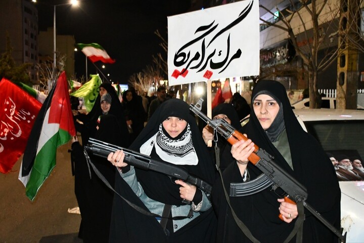 جنگی حالات میں ایرانی قوم کے پُرسکون اور باوقار رویّے نے دنیا کو حیران کر دیا